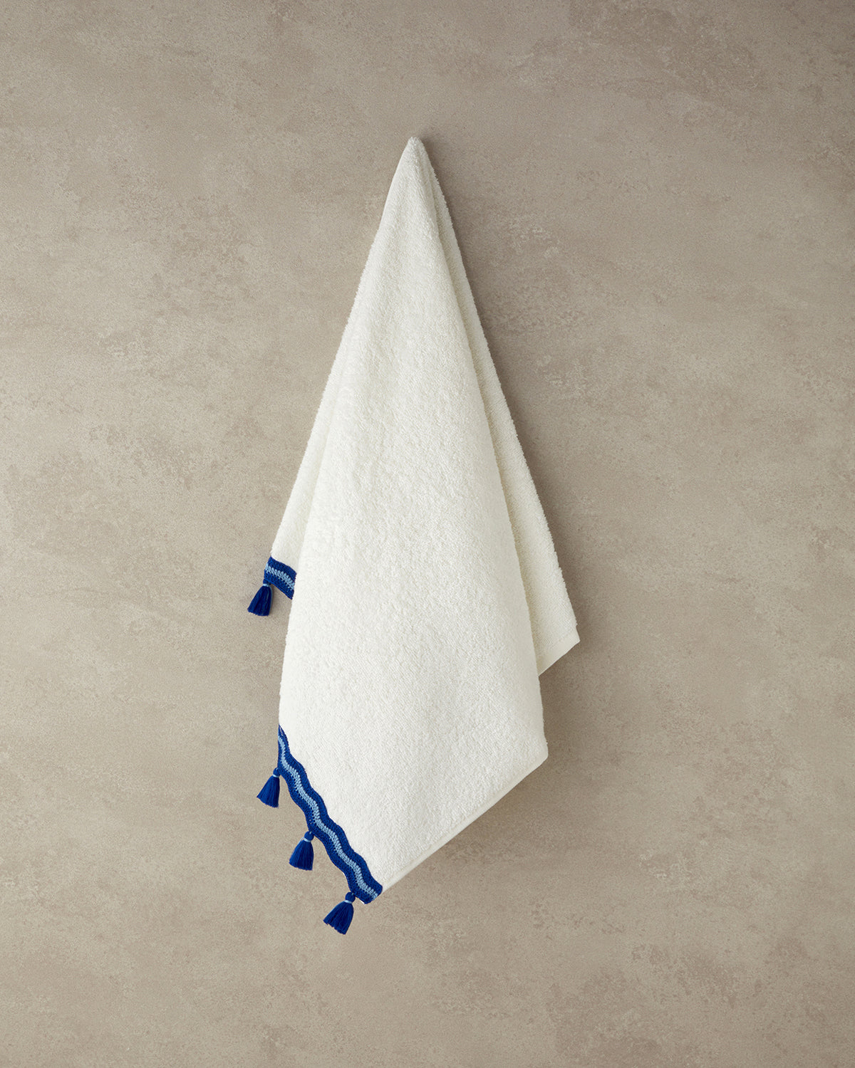 Tufty Wave Cotton Fringed Face Towel 50x80 cm Ecru