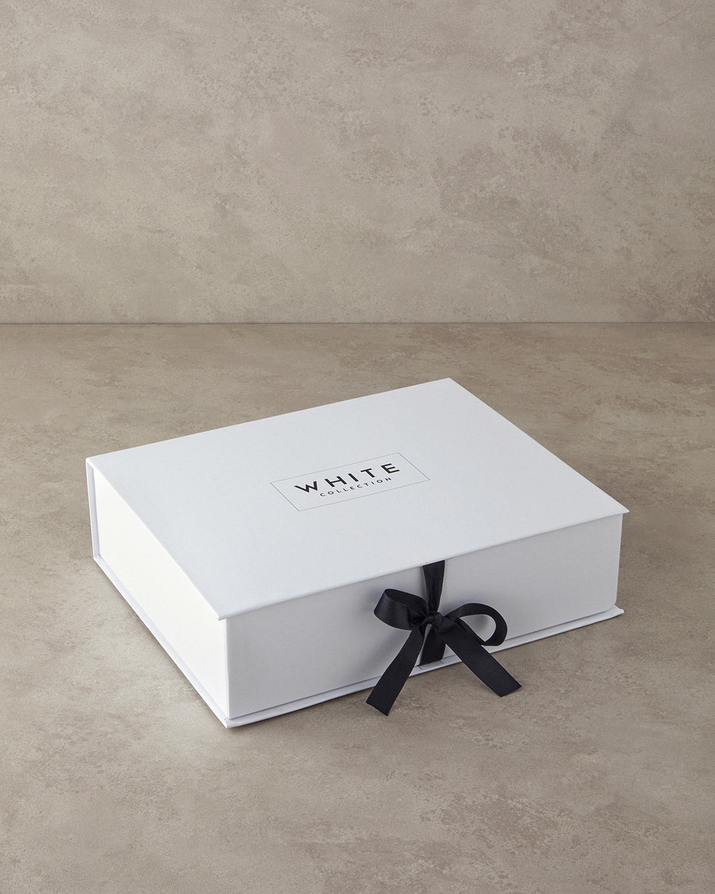 Kyle Cotton Piped Double Duvet Cover Set 200x220 cm White (view 6)