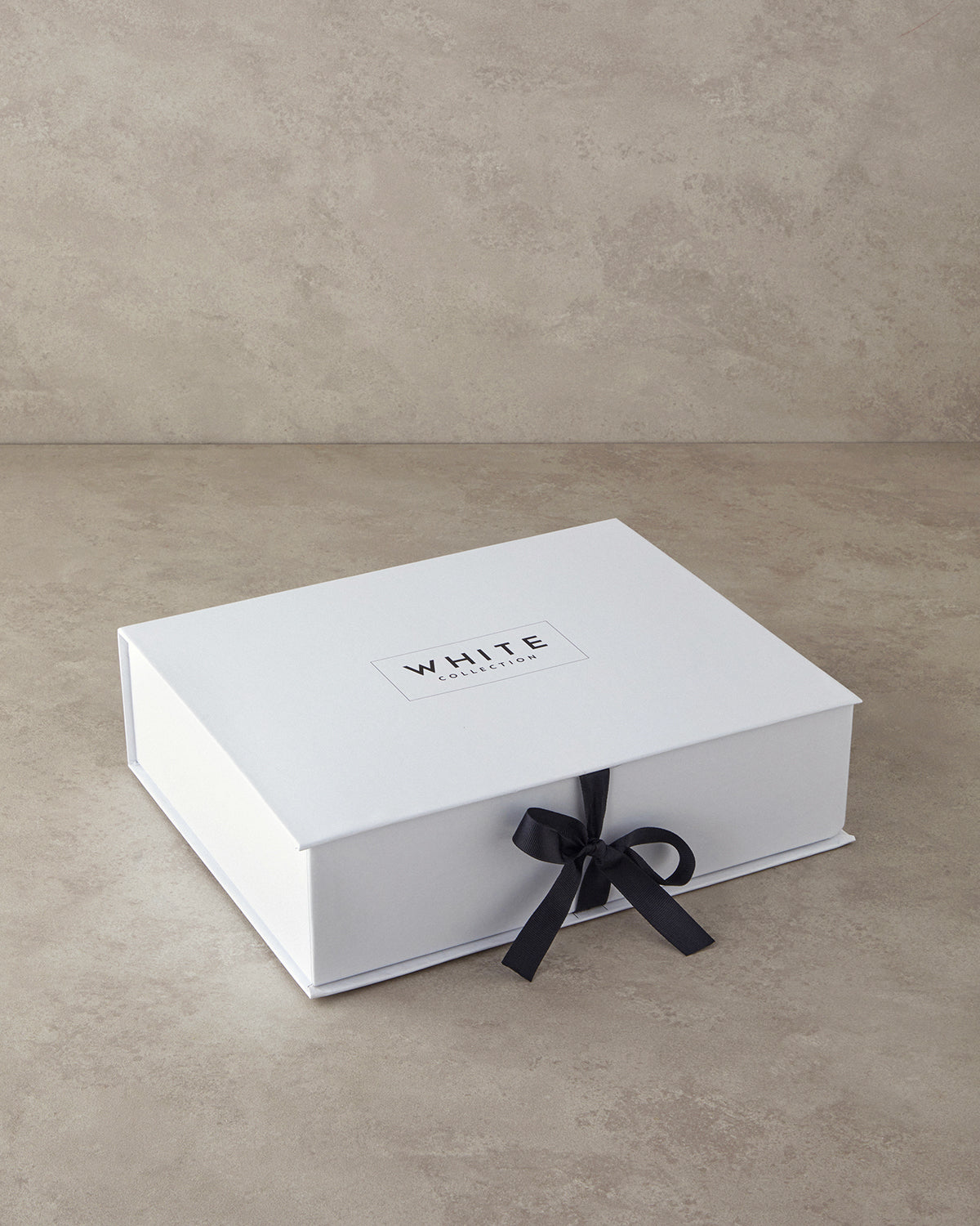 Kyle Cotton Piped Double Duvet Cover Set 200x220 cm White (view 6)