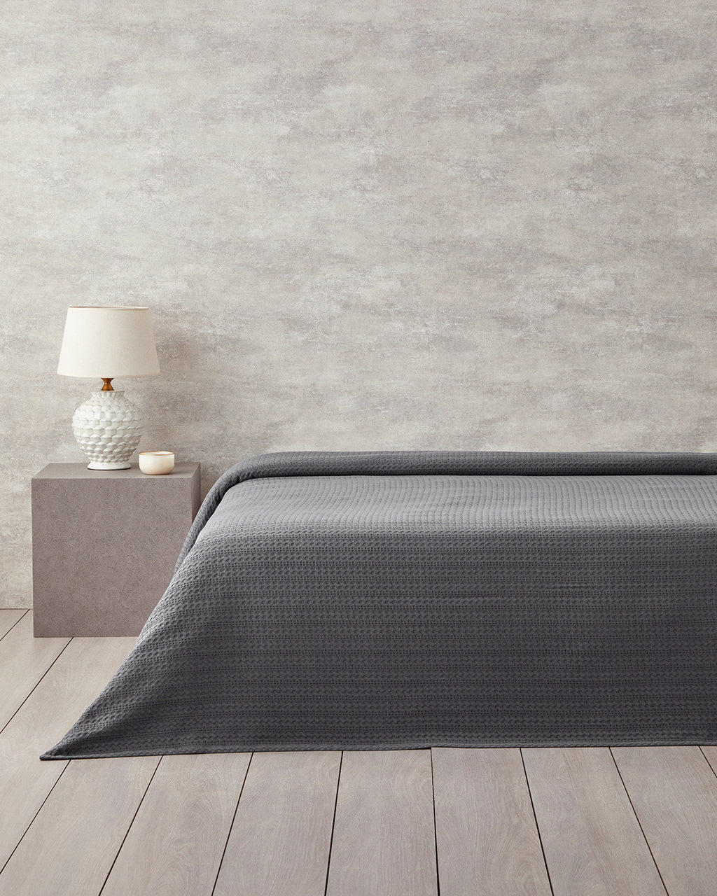 Venice Cotton Summer Blanket - Anthracite - King 220x240 cm (view 4)