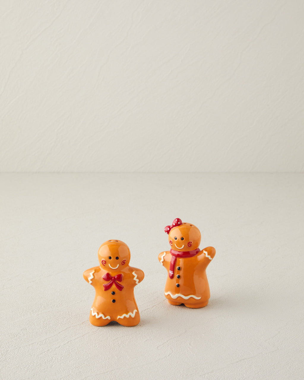 Gingerman Ceramic 2 pcs Salt and Pepper Shaker 7x8 cm Brown (view 2)