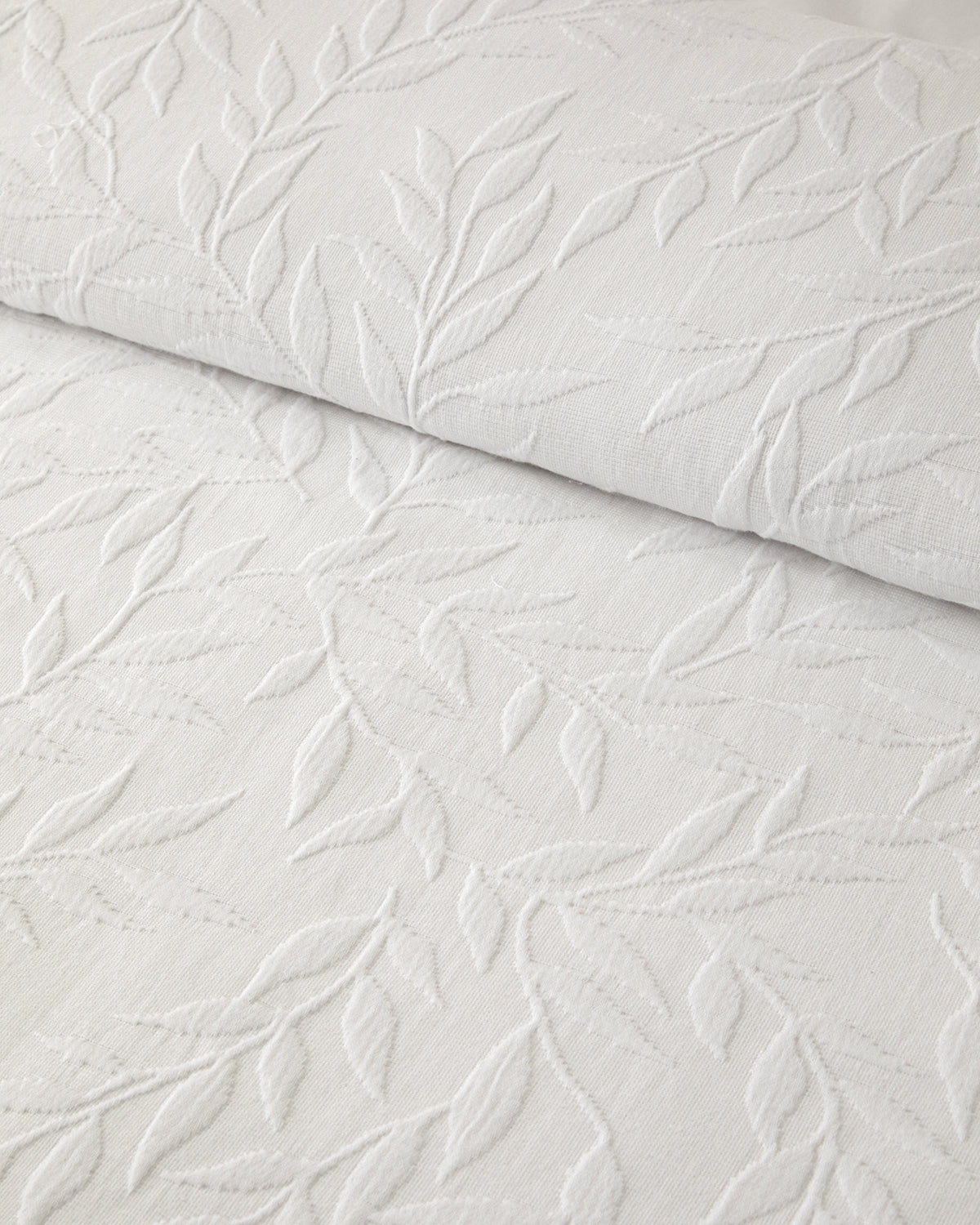 Alvin Cotton Ruffled Bed Spread Set (view 4)