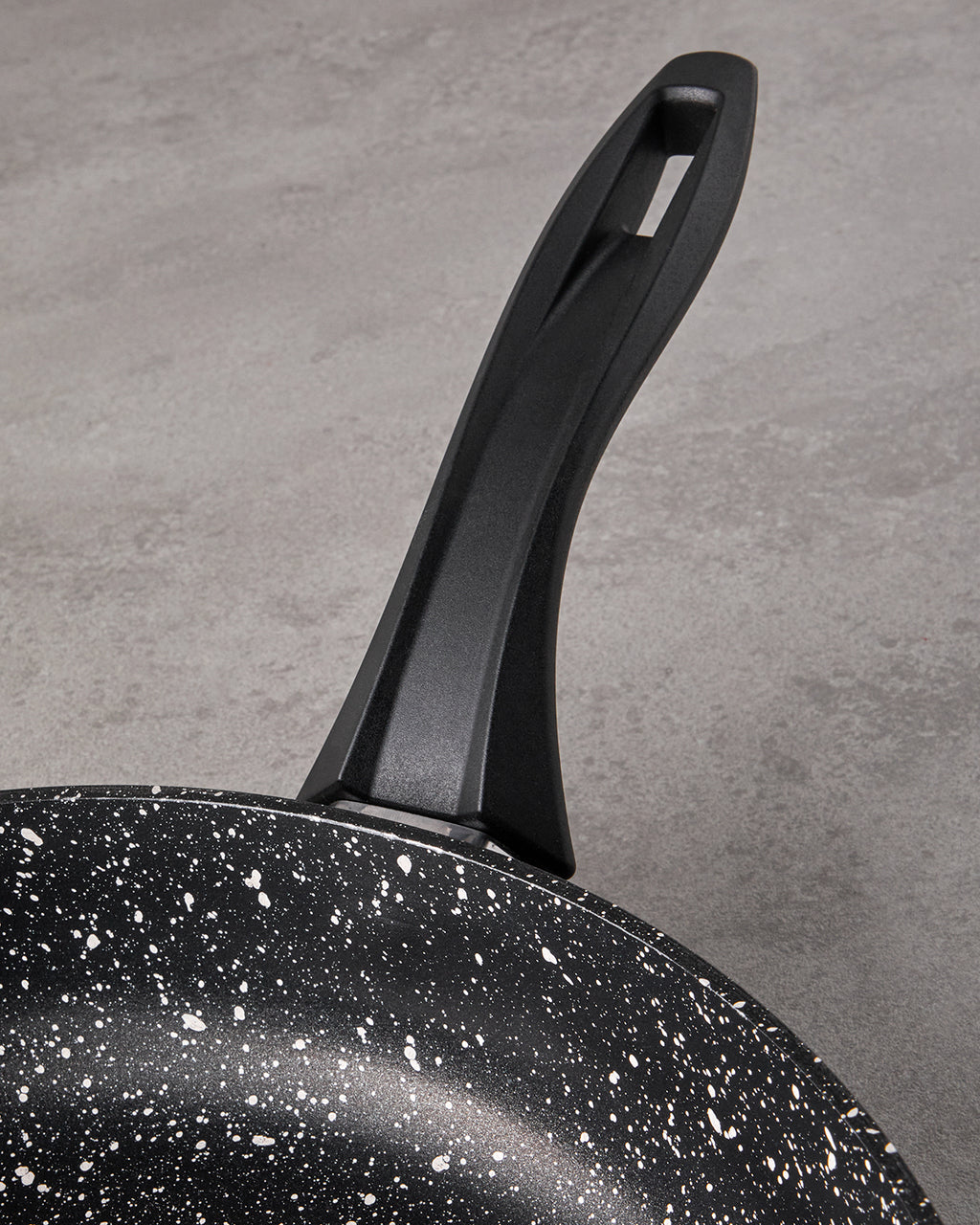 Granada Aluminum 5 Pieces Pot Set 20-26-26 cm Black (view 6)