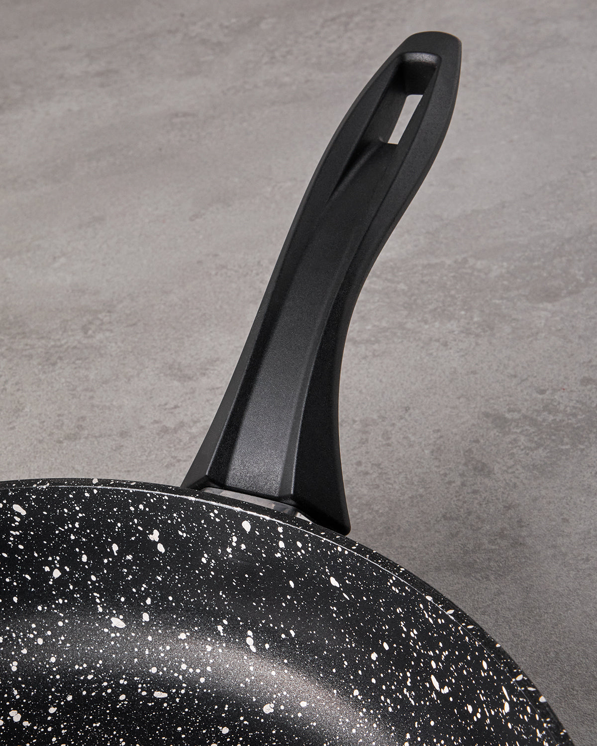 Granada Aluminum 5 Pieces Pot Set 20-26-26 cm Black (view 6)