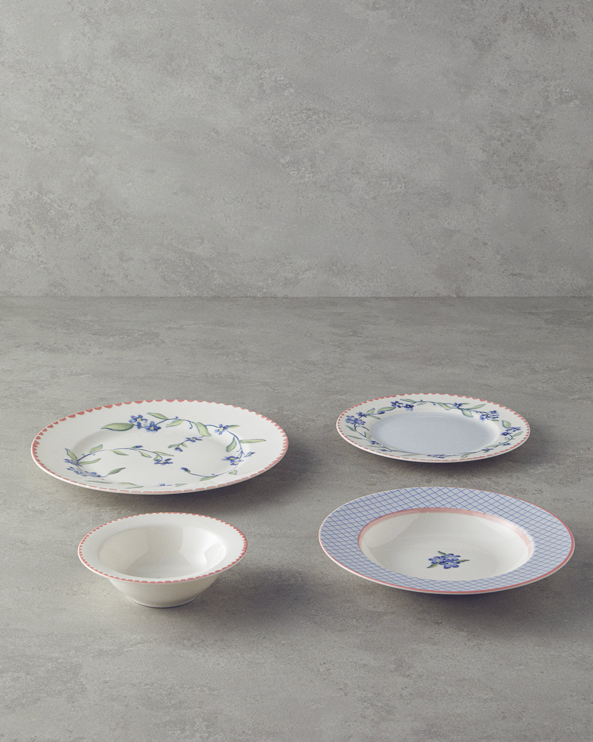Dreamland Porcelain Table Set 24 Pieces, 6 Servings Pink - Blue (view 2)