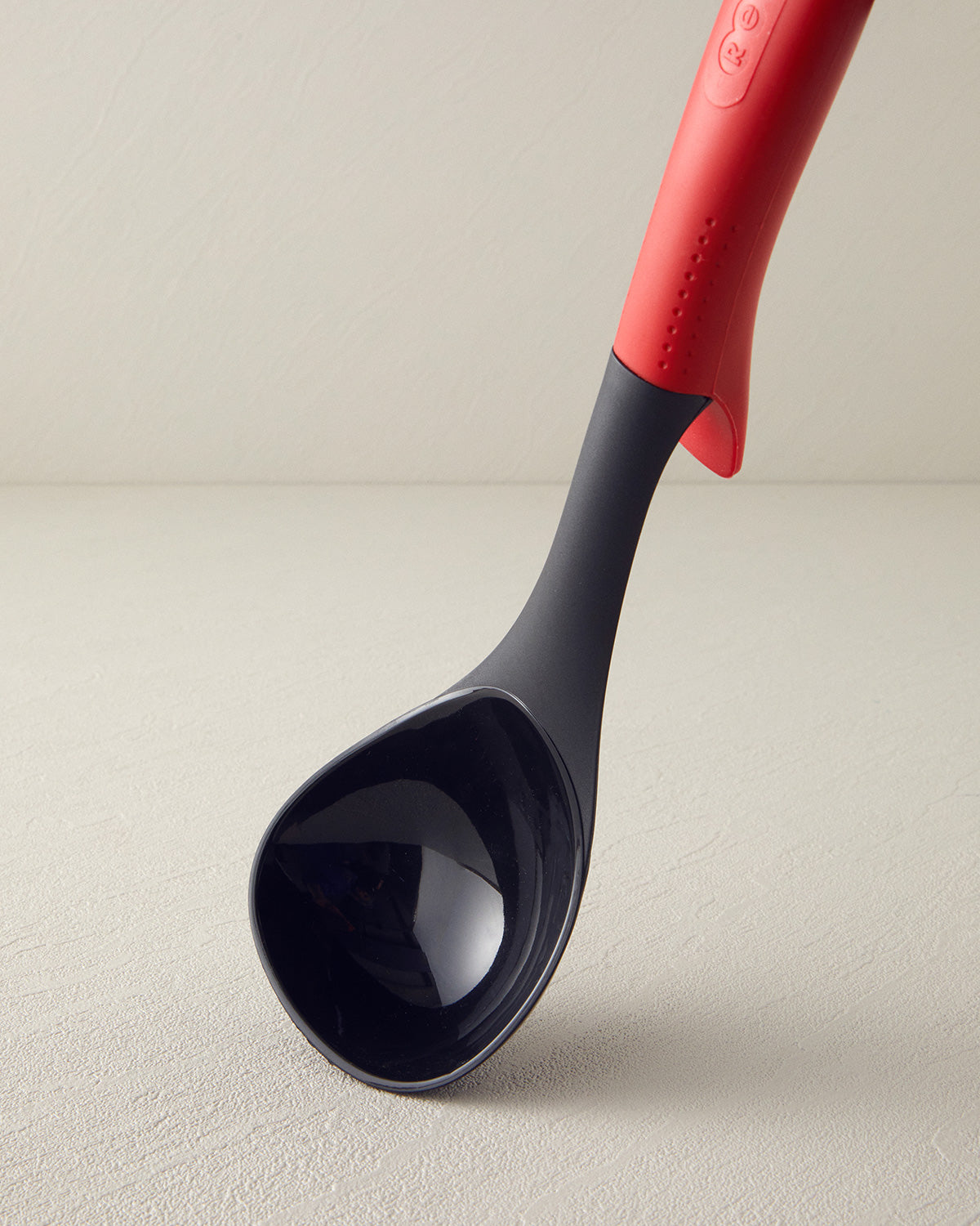 Amara Plastic Ladle 30 cm Red (view 2)