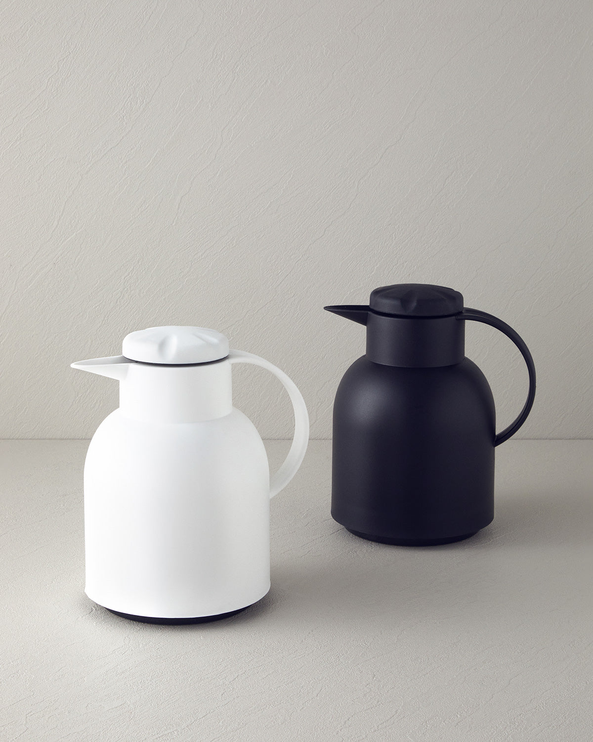 Tiya Polypropylene Glass Interior Flask 1000 ml Black (view 4)