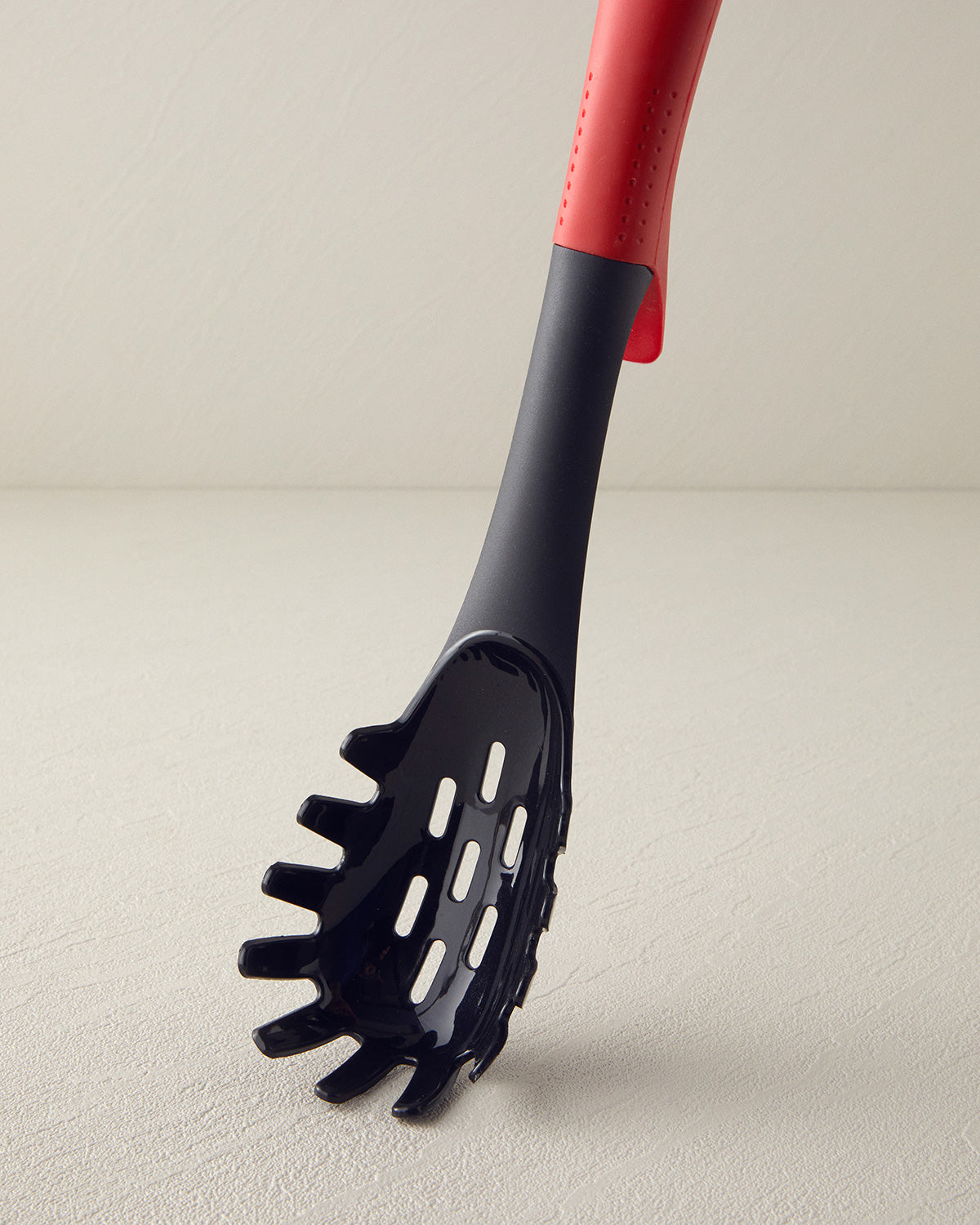 Amara Plastic Spaghetti Ladle 32 cm Red (view 2)