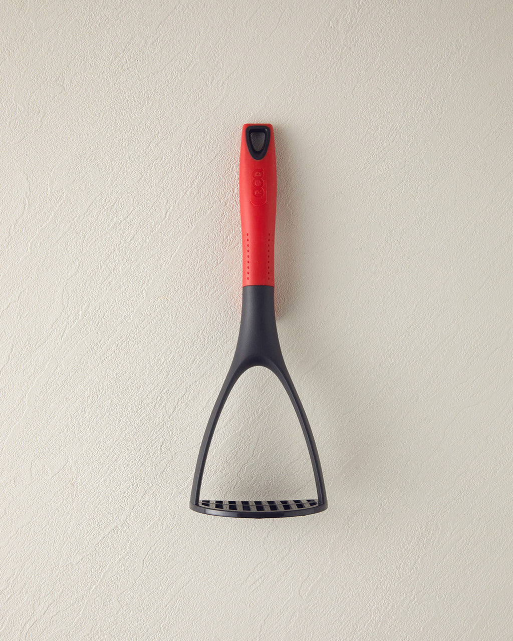 Amara Plastic Potato Masher Kitchen Tool 28 cm Red
