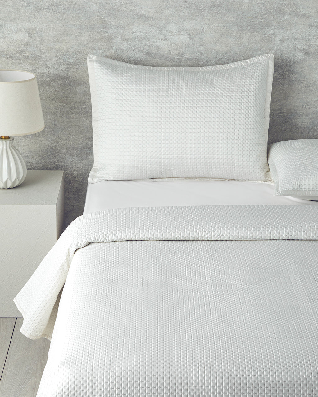 Sisilla Satin Bed Spread Set - Powder - Single 160x220 cm (view 2)