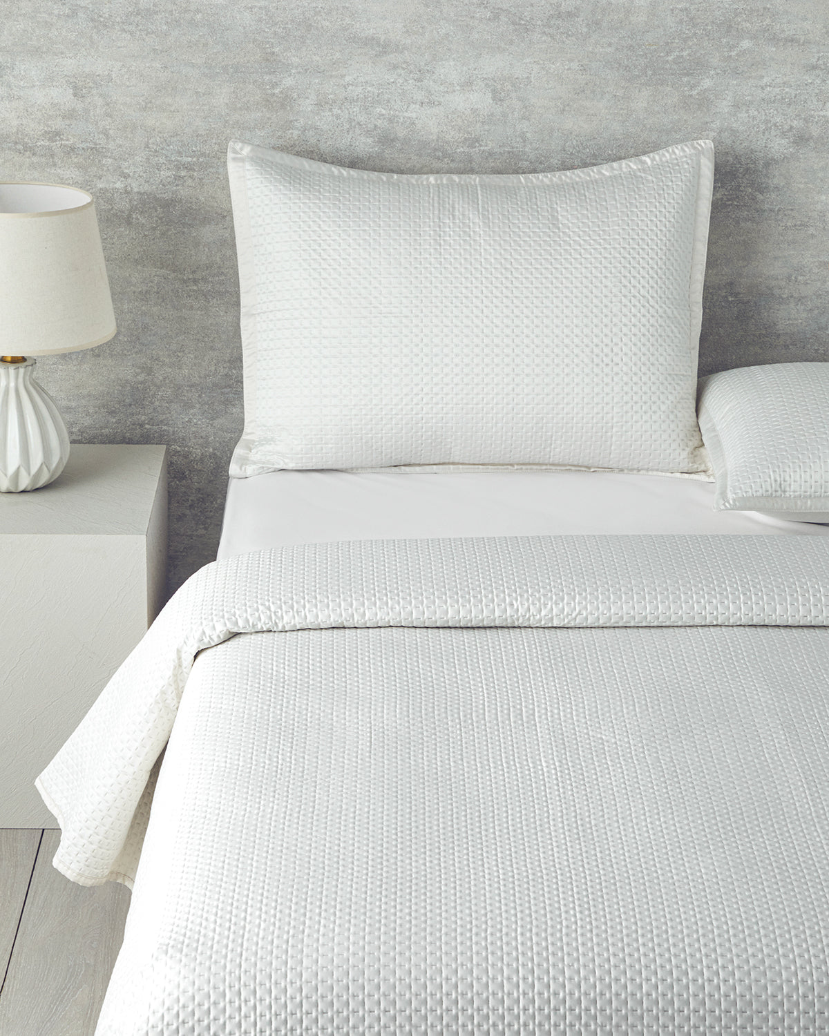 Sisilla Satin Bed Spread Set - Powder - Single 160x220 cm (view 2)