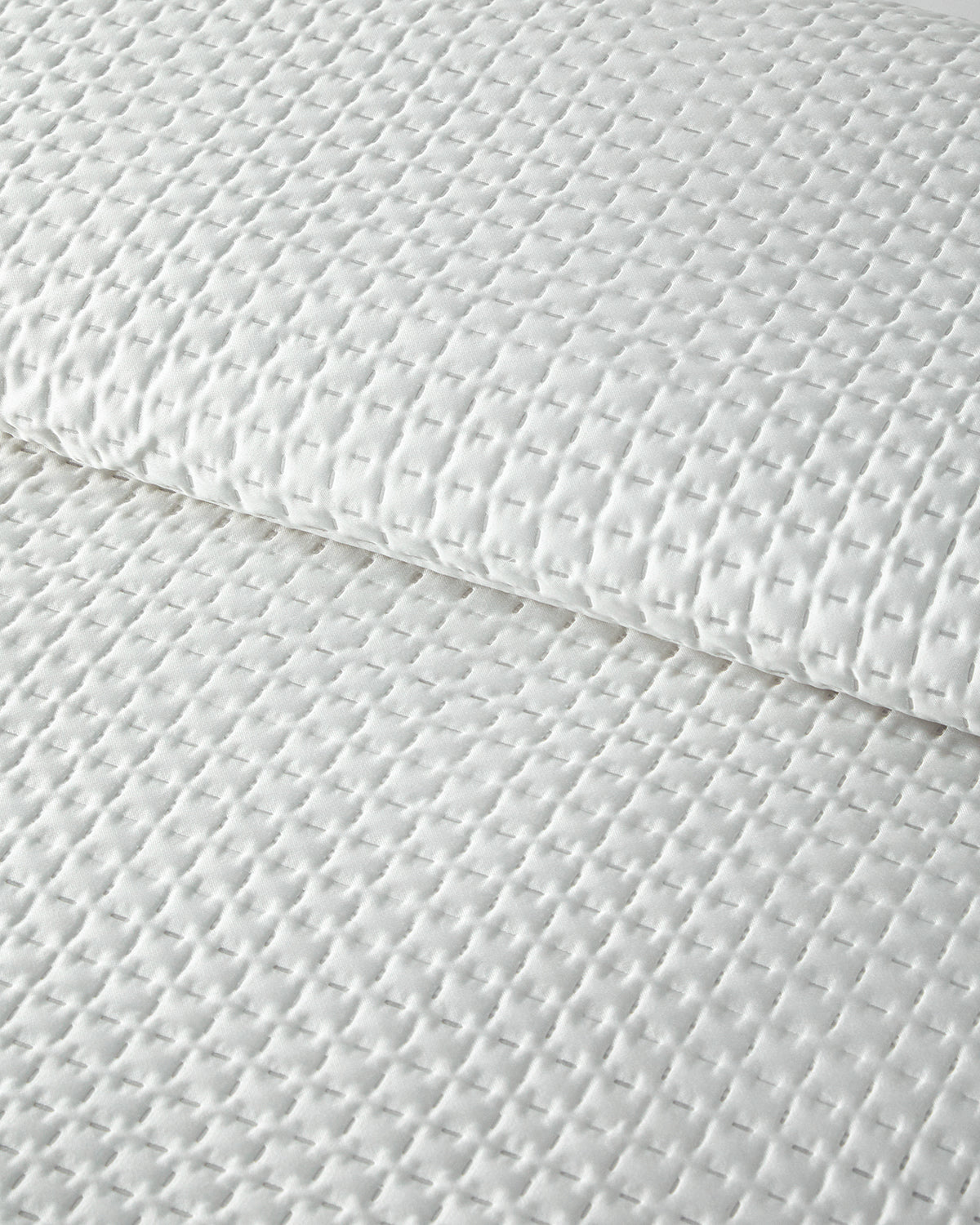Sisilla Satin Bed Spread Set (view 3)