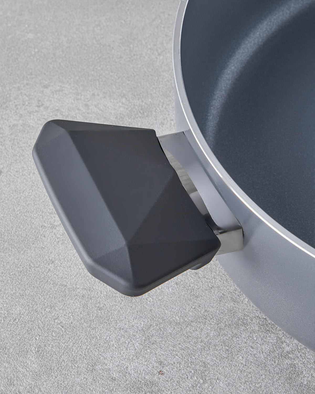 Pot (view 10)