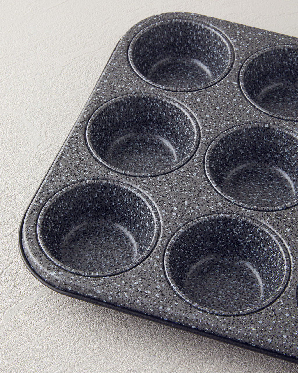 Patisserie Carbon Steel Classical Muffin Cake Mold 38x27 cm Black (view 3)