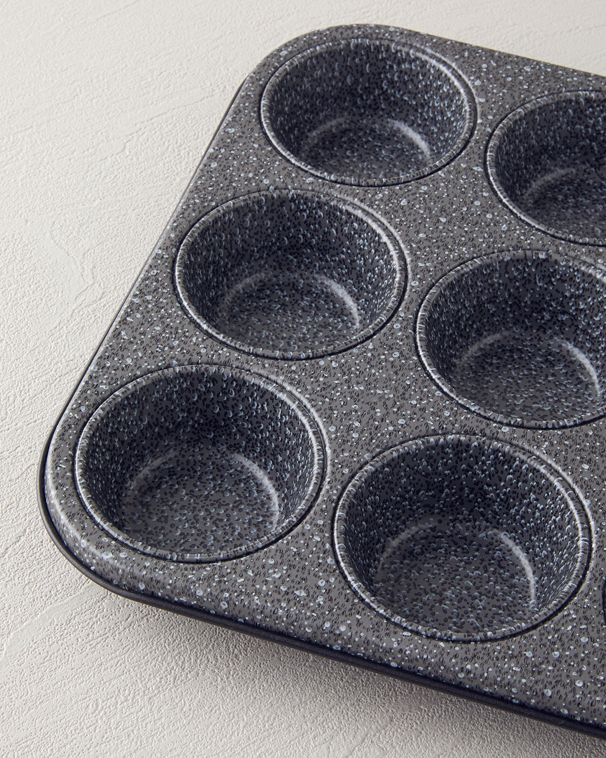 Patisserie Carbon Steel Classical Muffin Cake Mold 38x27 cm Black (view 3)