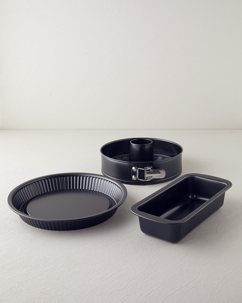 Patisserie Carbon Steel Classical 4 pcs Cake Mold 25x26x26x28 cm Black