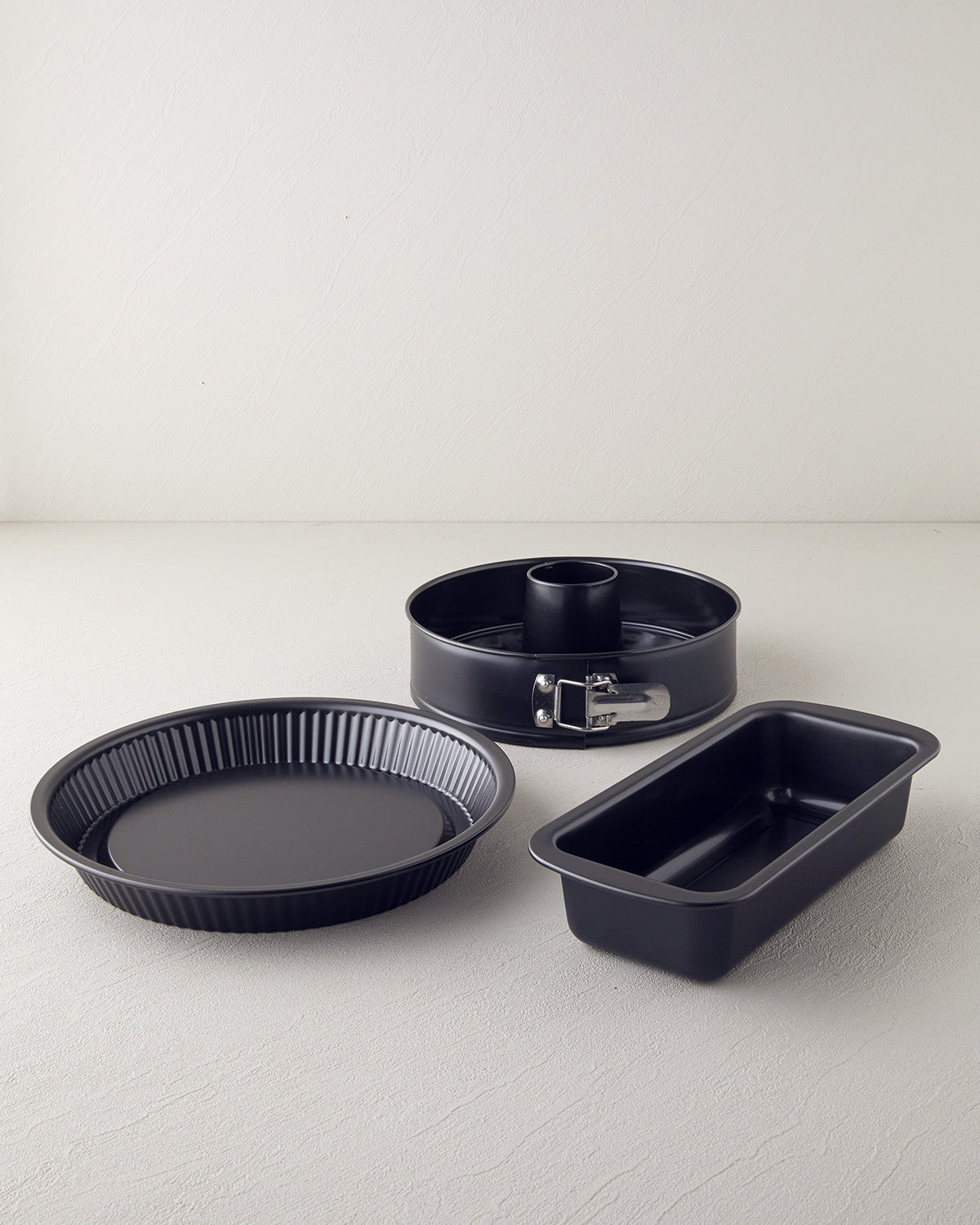 Patisserie Carbon Steel Classical 4 pcs Cake Mold 25x26x26x28 cm Black