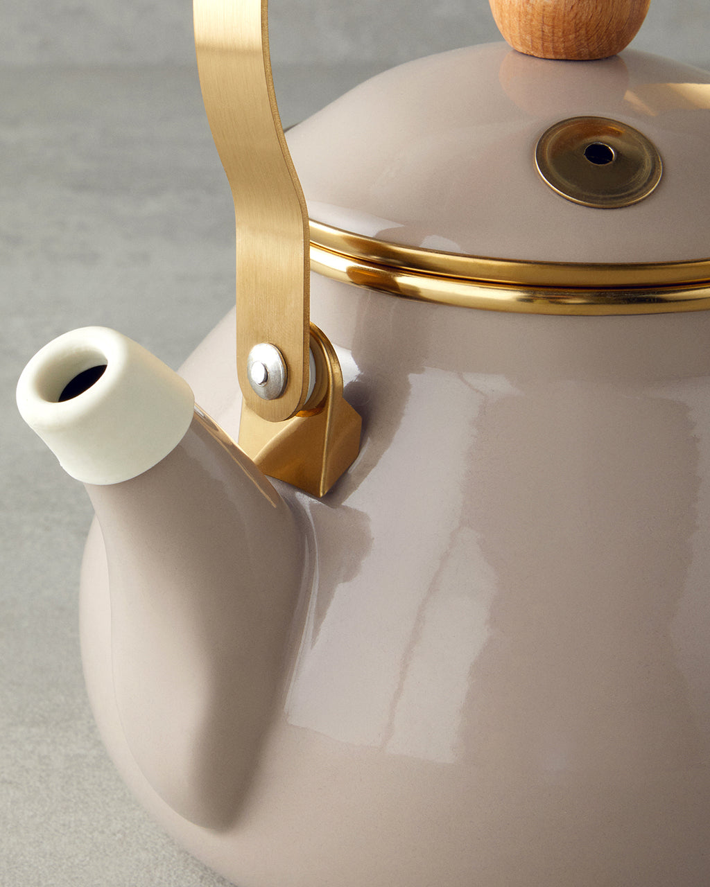Perro Enamel Tea Pot 2 Litre Beige (view 2)