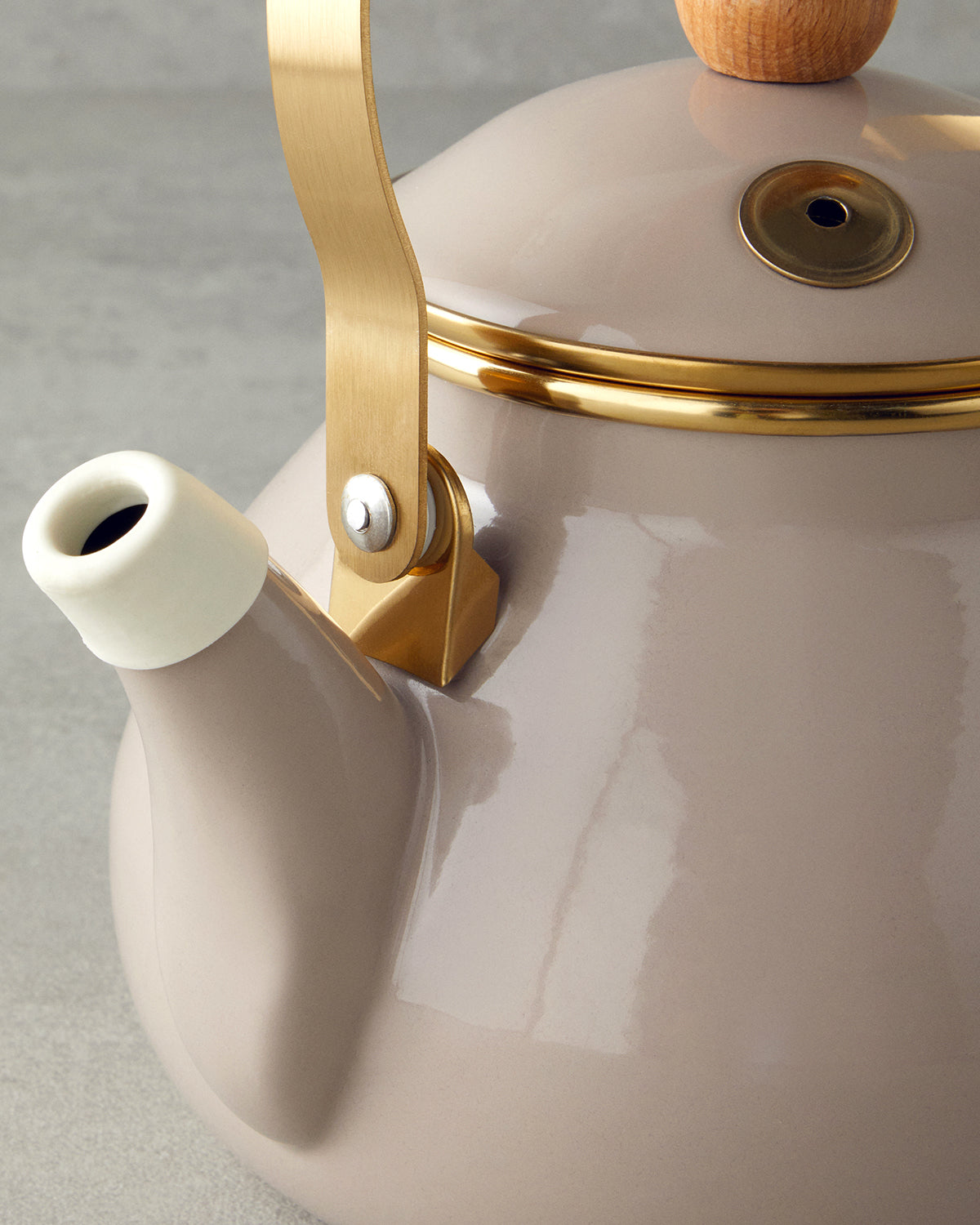 Perro Enamel Tea Pot 2 Litre Beige (view 2)