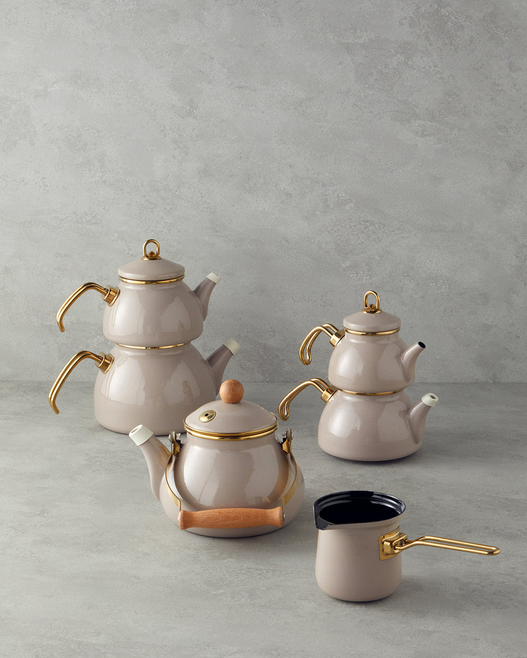 Perro Enamel Tea Pot 2 Litre Beige (view 4)