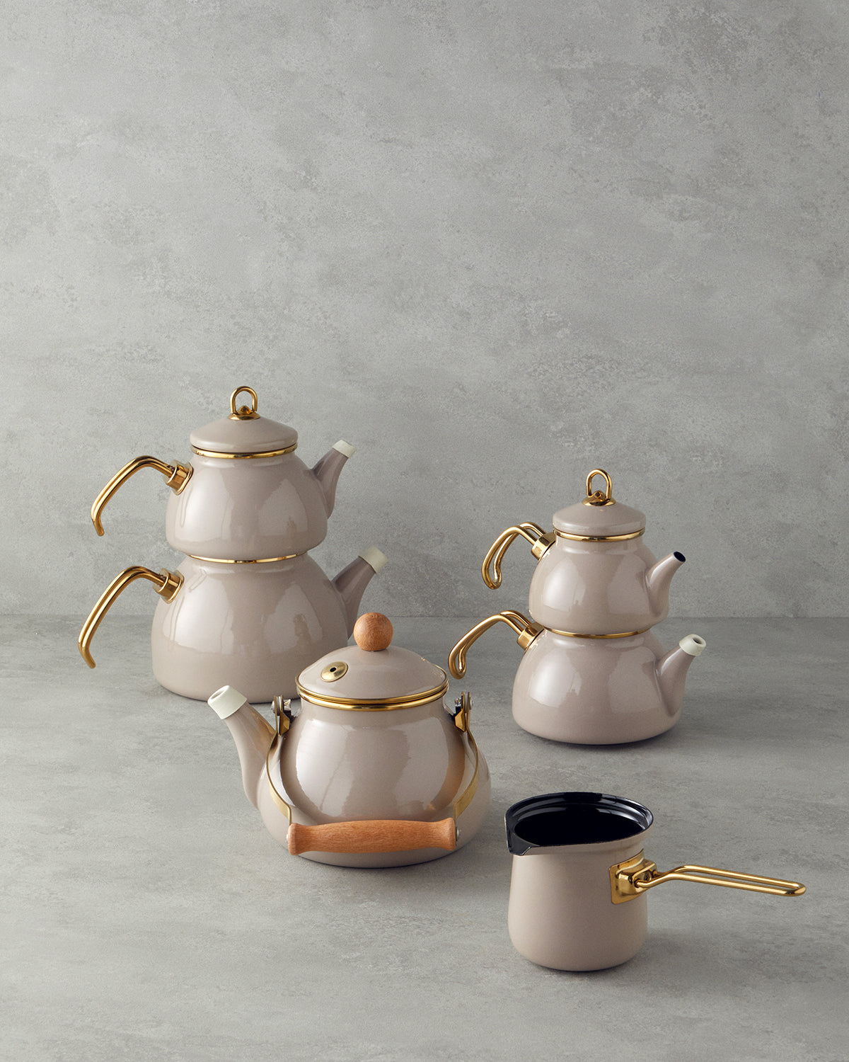 Perro Enamel Tea Pot 2 Litre Beige (view 4)