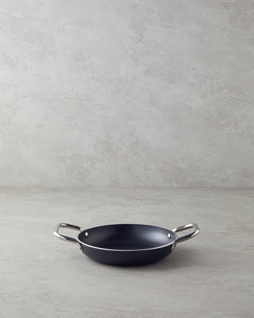 Horeca Aluminum Omelet Pan Black - 20 cm
