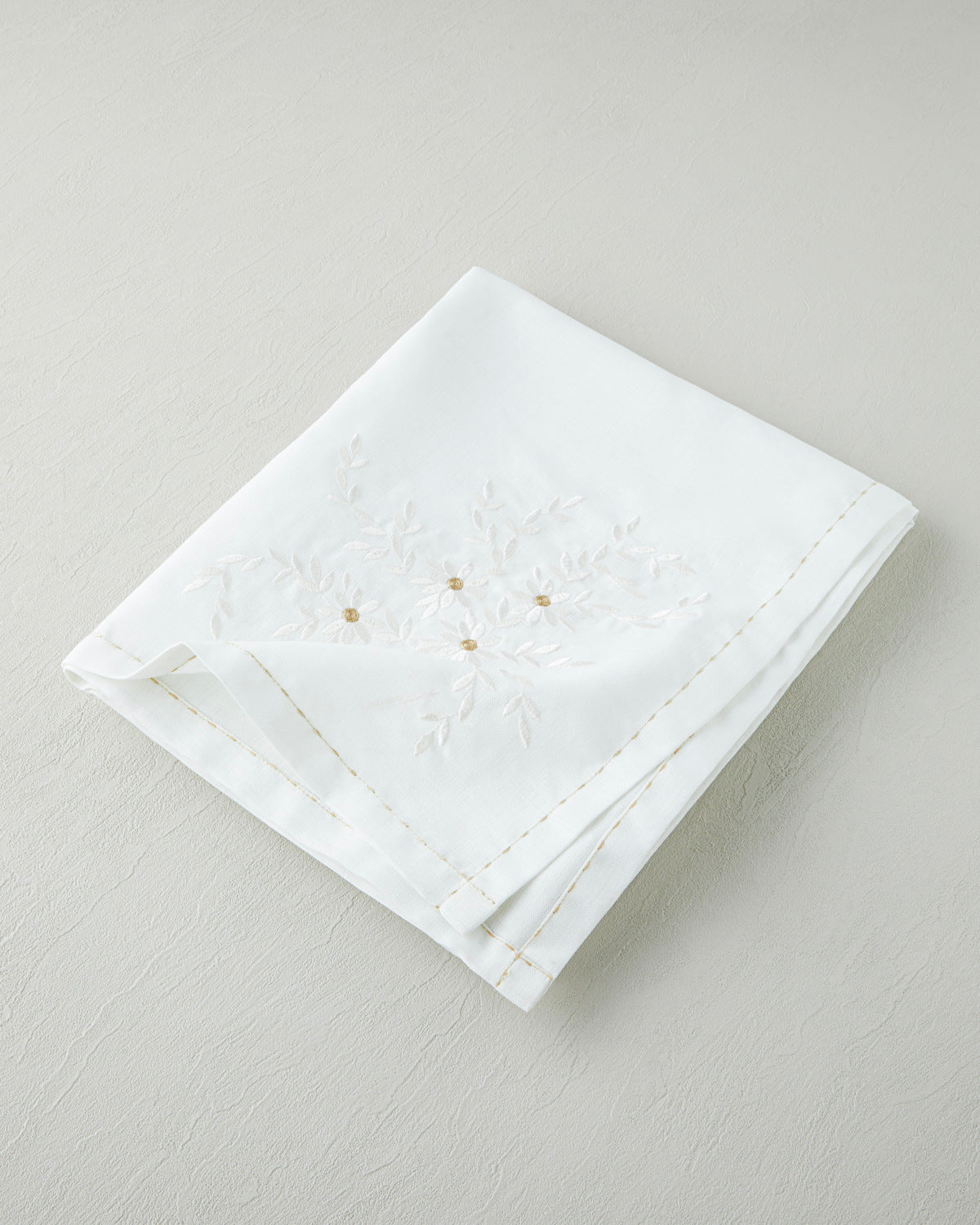 Polyester Table Cloth 150x200 cm White-Gold