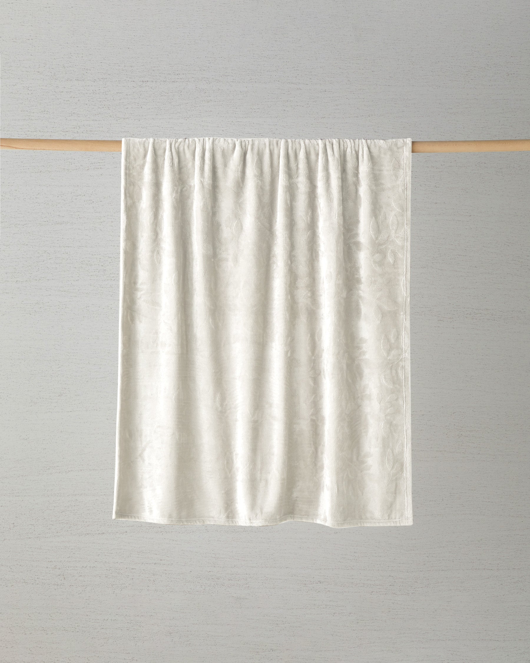 Ramona Jacquard Supersoft TV Blanket 120x160 cm - Cream