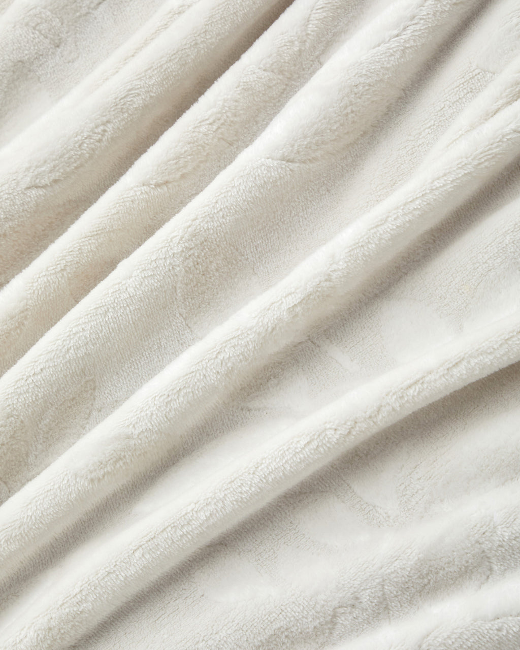 Ramona Jacquard Supersoft TV Blanket 120x160 cm - Beige (view 3)