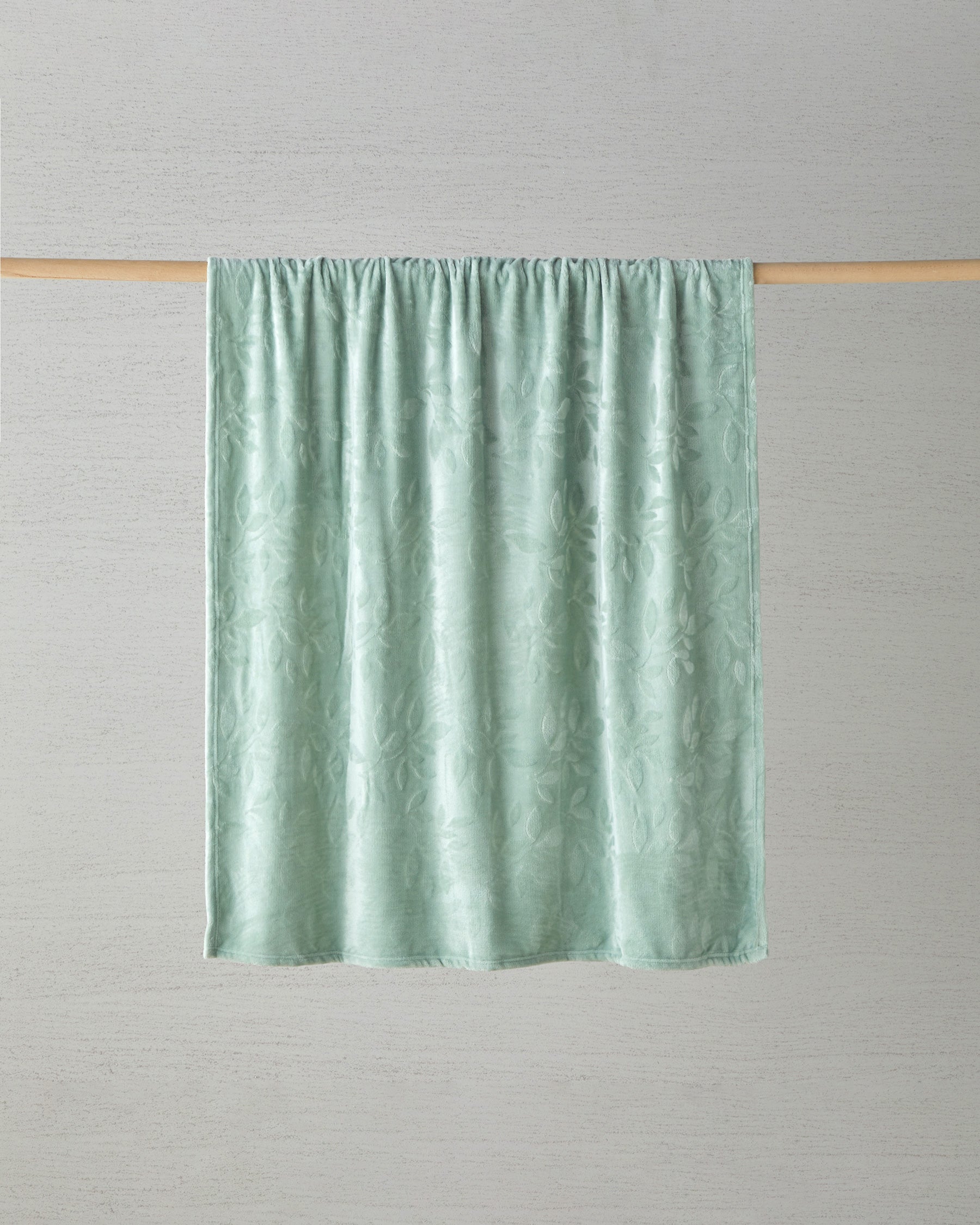 Ramona Jacquard Supersoft TV Blanket 120x160 cm (view 4)