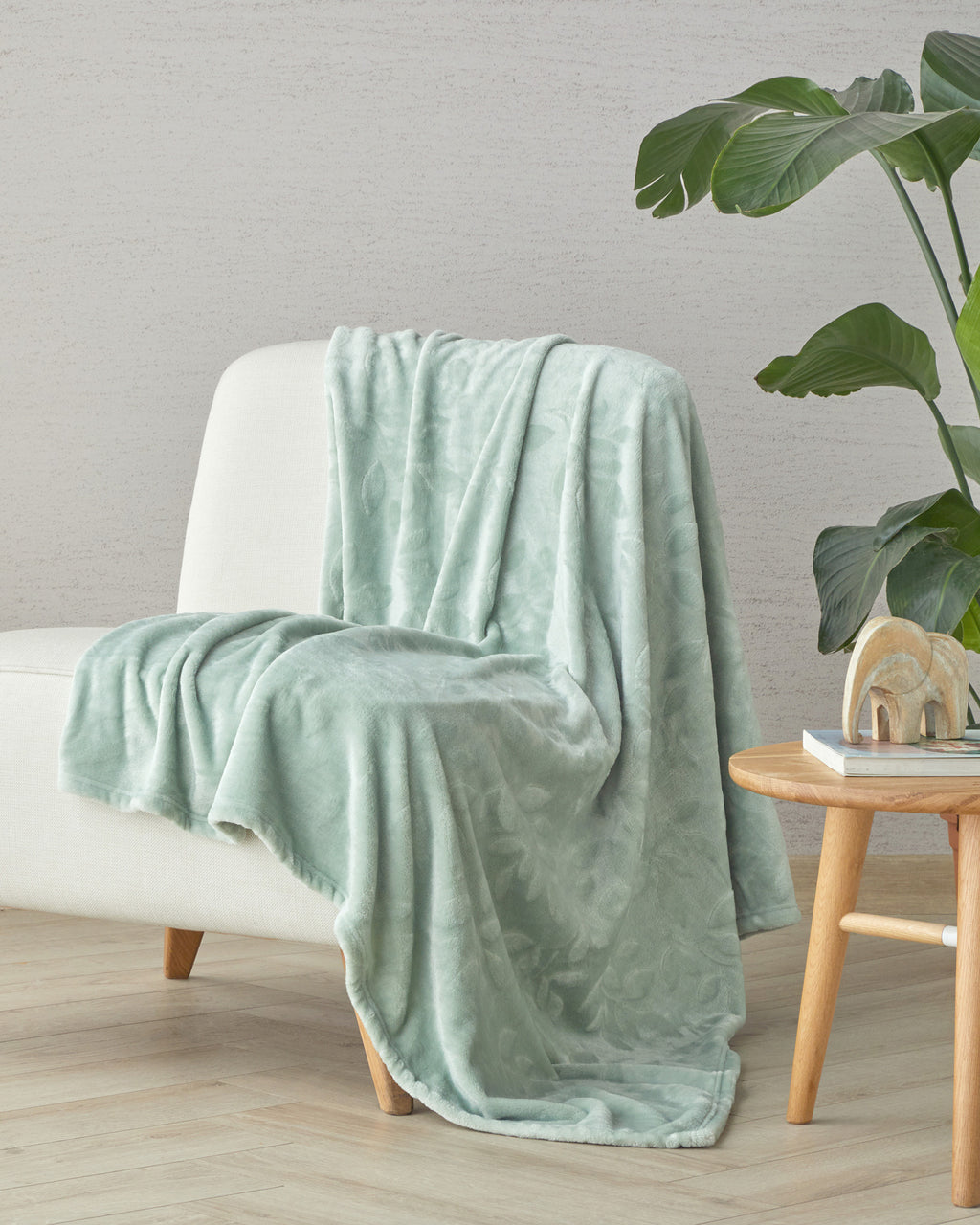 Ramona Jacquard Supersoft TV Blanket 120x160 cm (view 5)