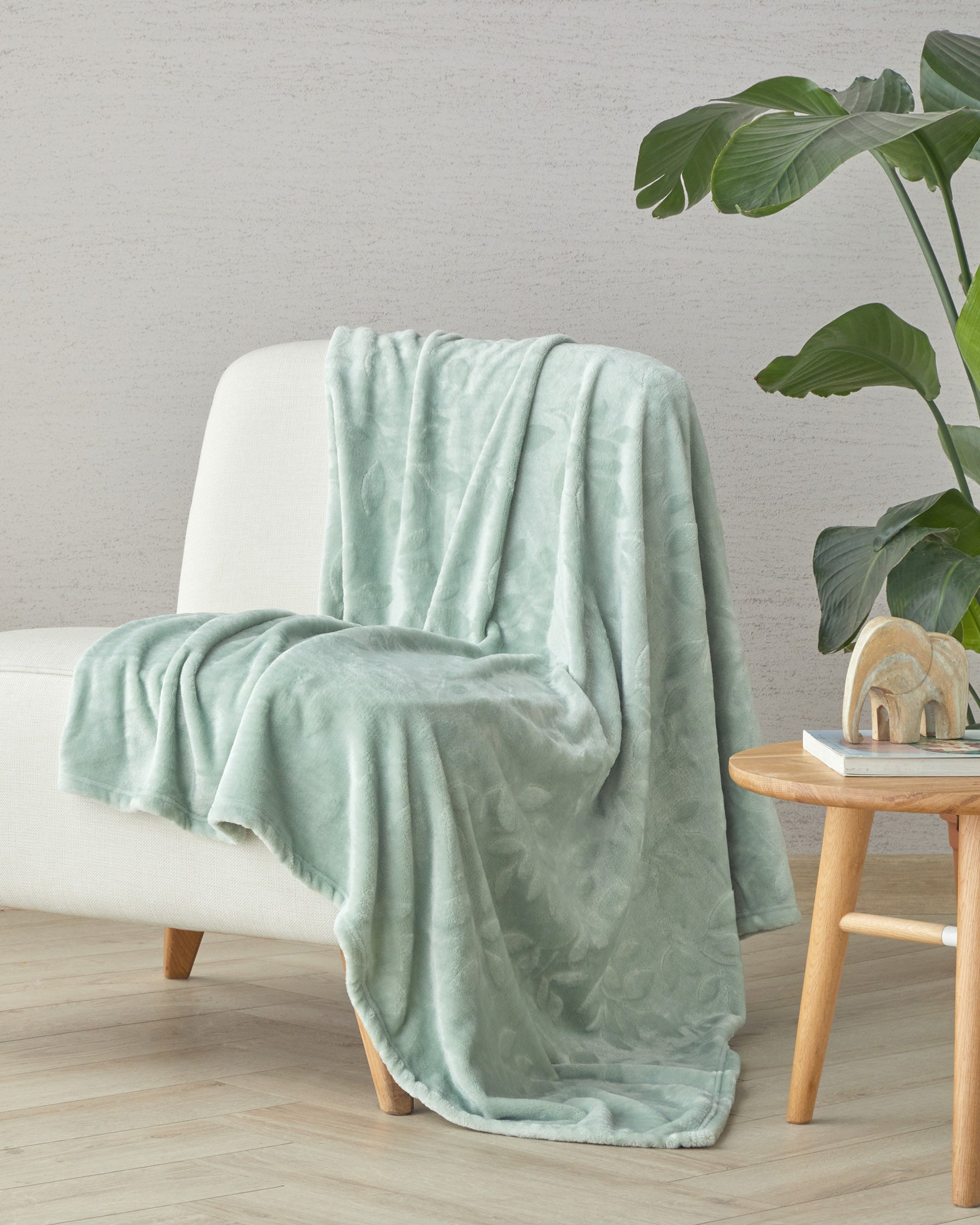 Ramona Jacquard Supersoft TV Blanket 120x160 cm (view 5)