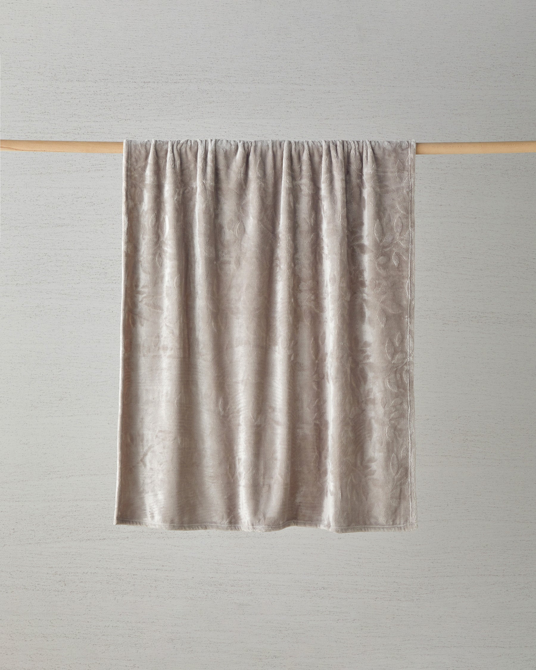 Ramona Jacquard Supersoft TV Blanket 120x160 cm (view 7)