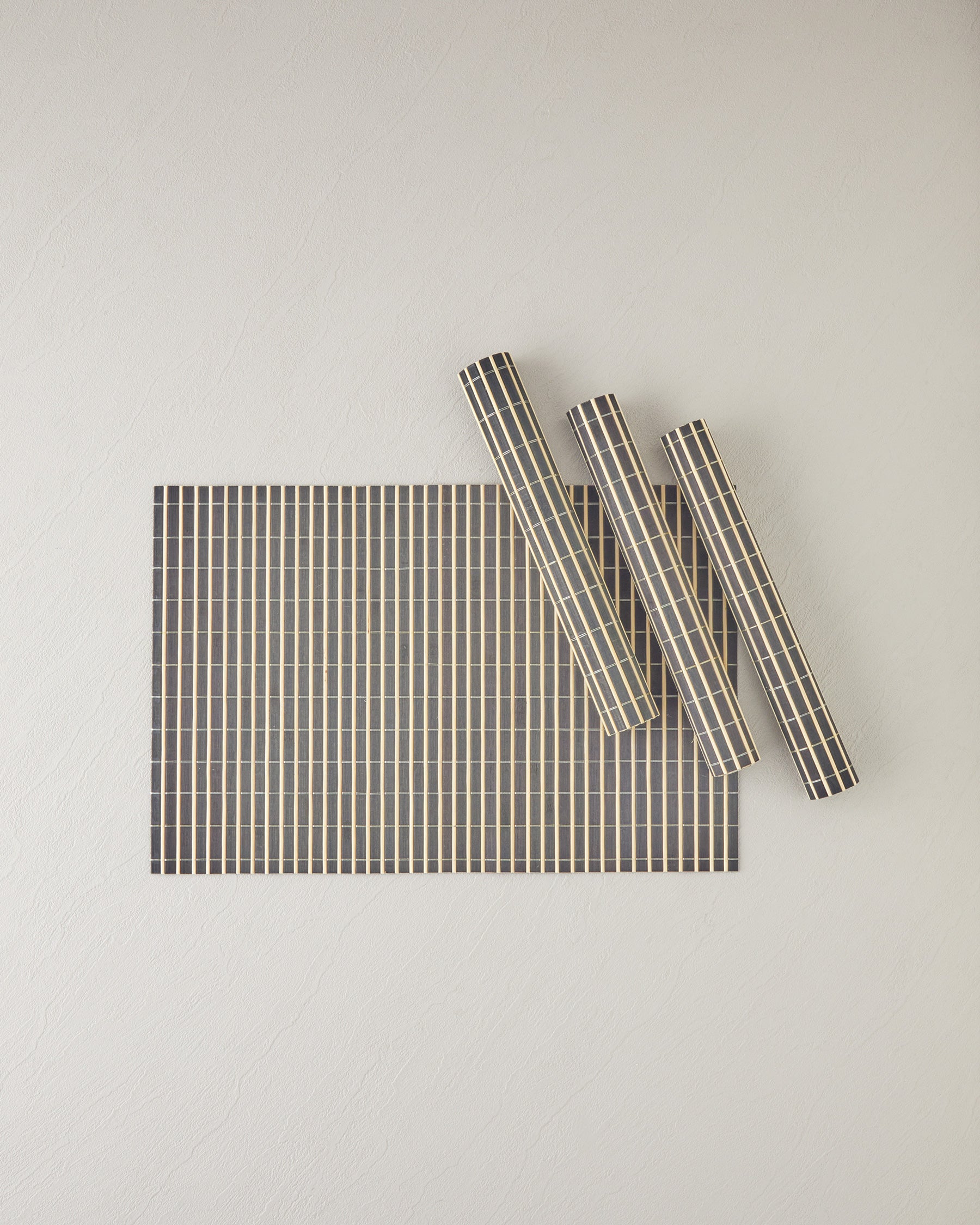 Henna Bamboo 4 pcs Table Mat 30x45 cm Black (view 2)