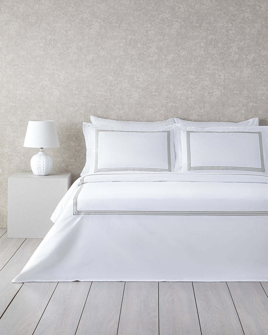Modern Frame Embroidery Percale Super King Duvet Cover Set - Silver - King 240x220 cm