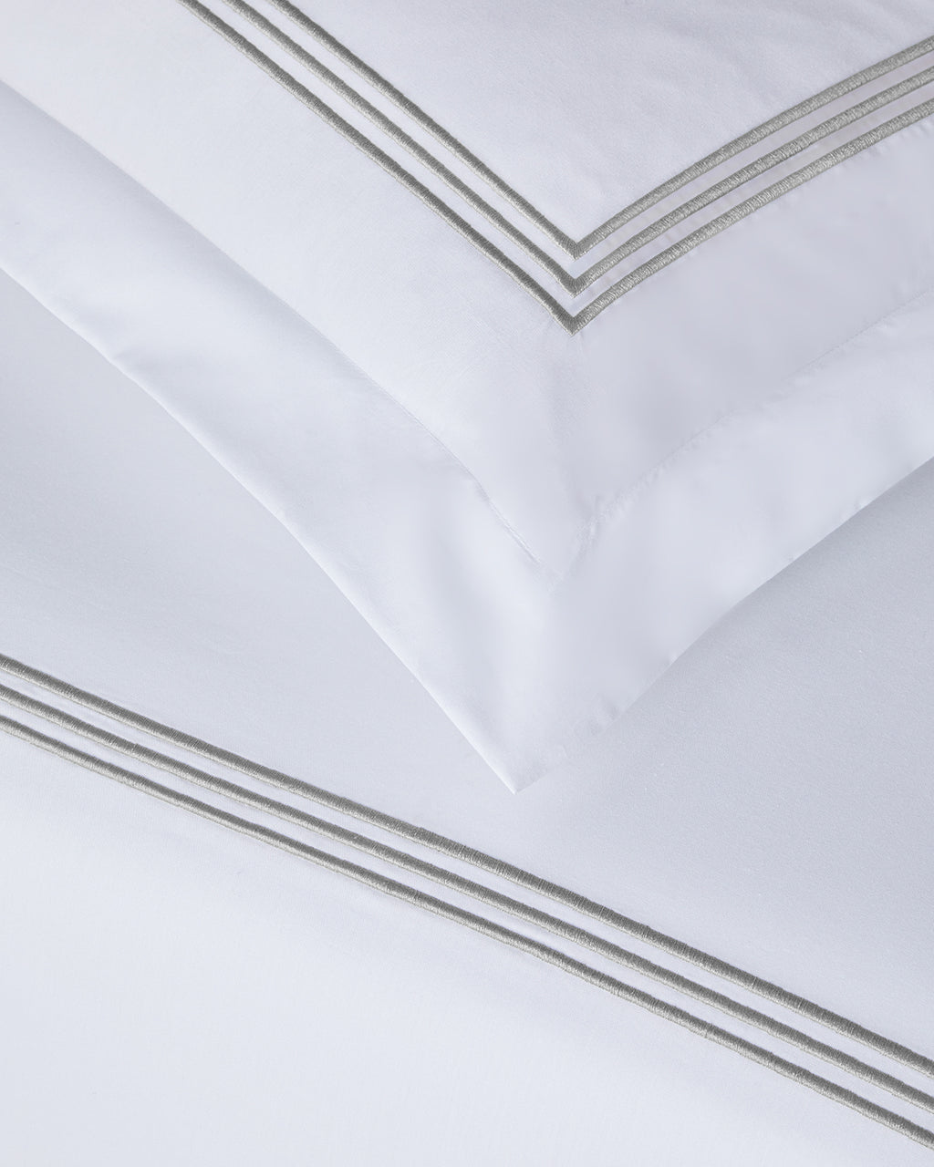 Modern Frame Embroidery Percale Super King Duvet Cover Set (view 5)