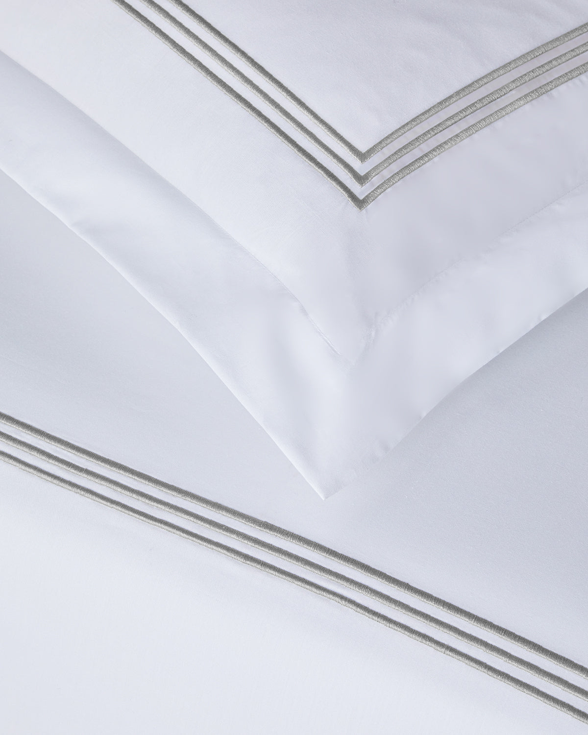 Modern Frame Embroidery Percale Super King Duvet Cover Set (view 5)