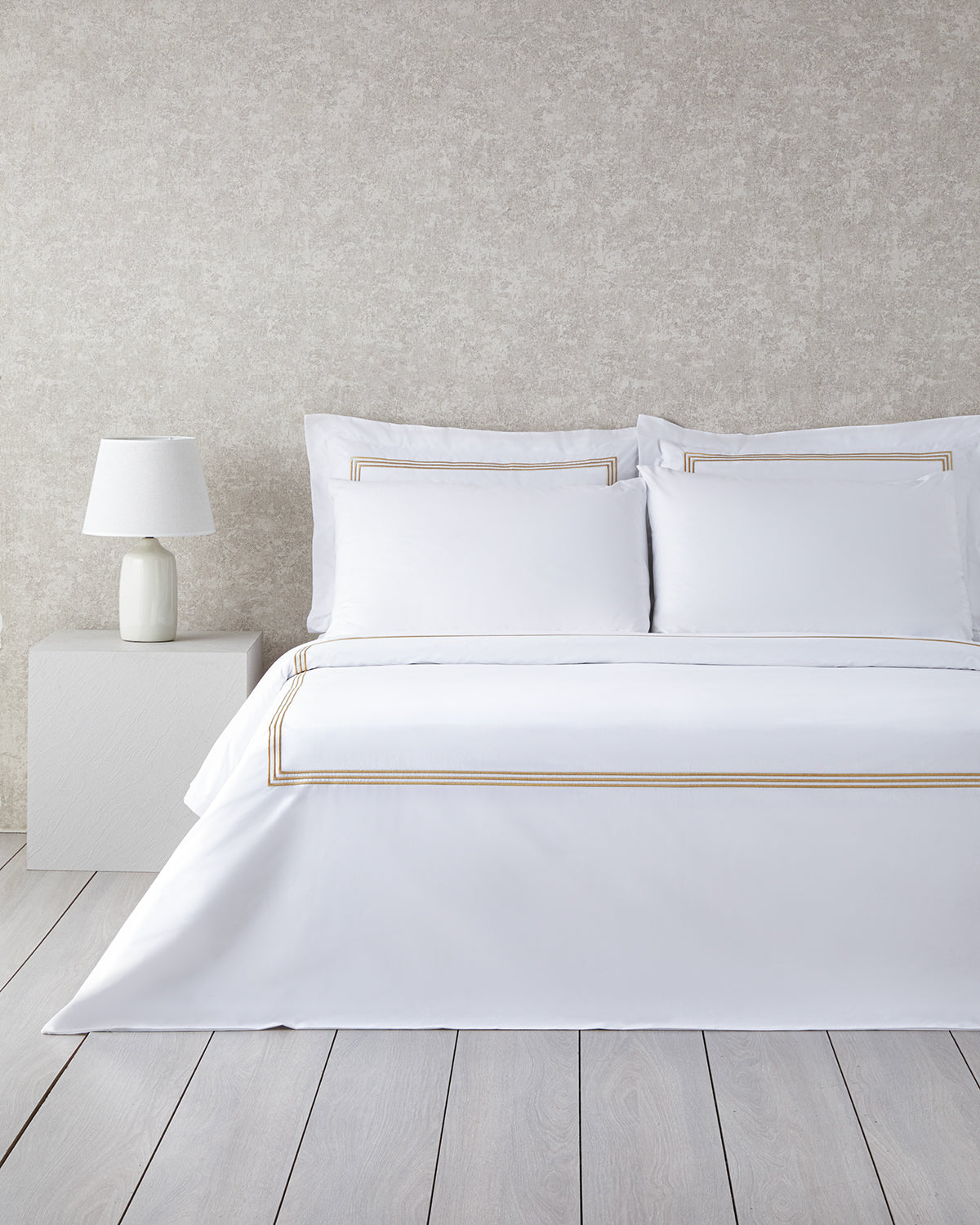 Modern Frame Embroidery Percale Super King Duvet Cover Set (view 8)