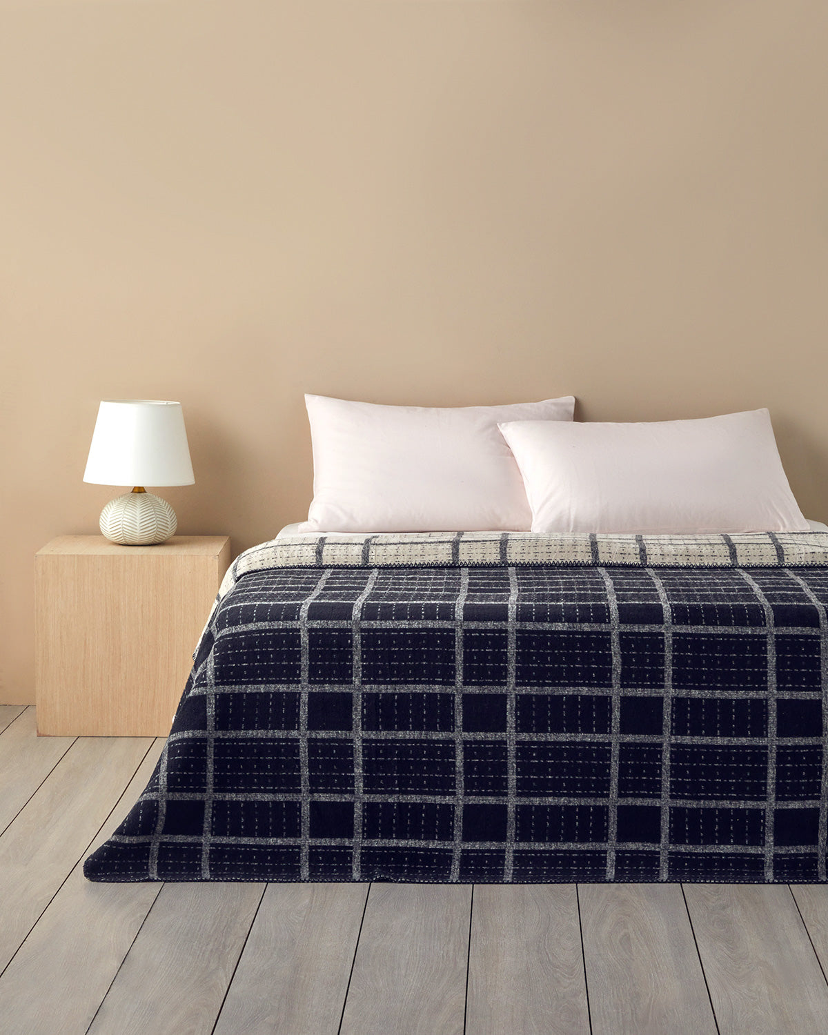Intense Stripe Cotton Double Size Blanket 200x220 cm Black (view 2)