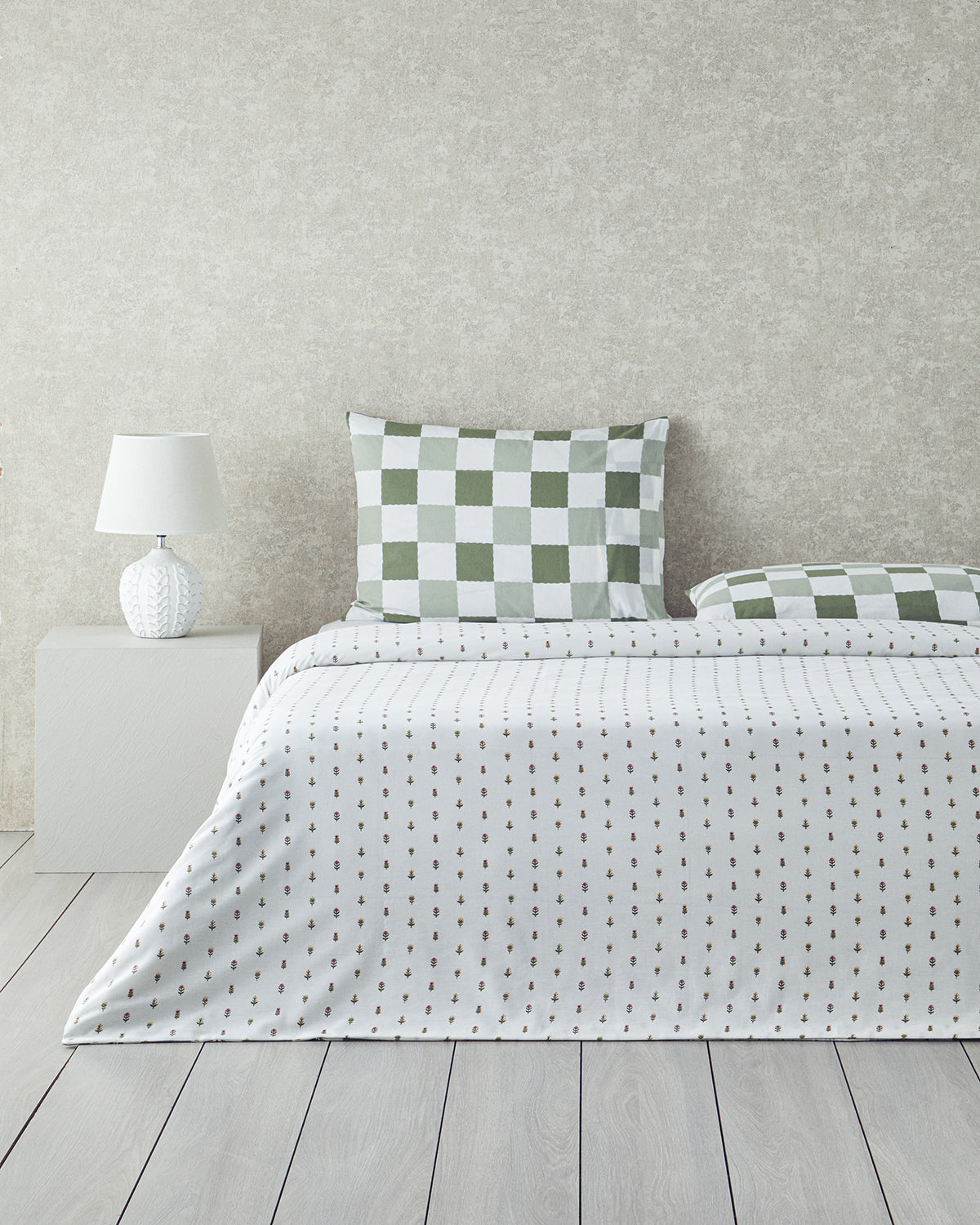 Cotton King Size Duvet Cover Set 240x220 cm Green (view 2)