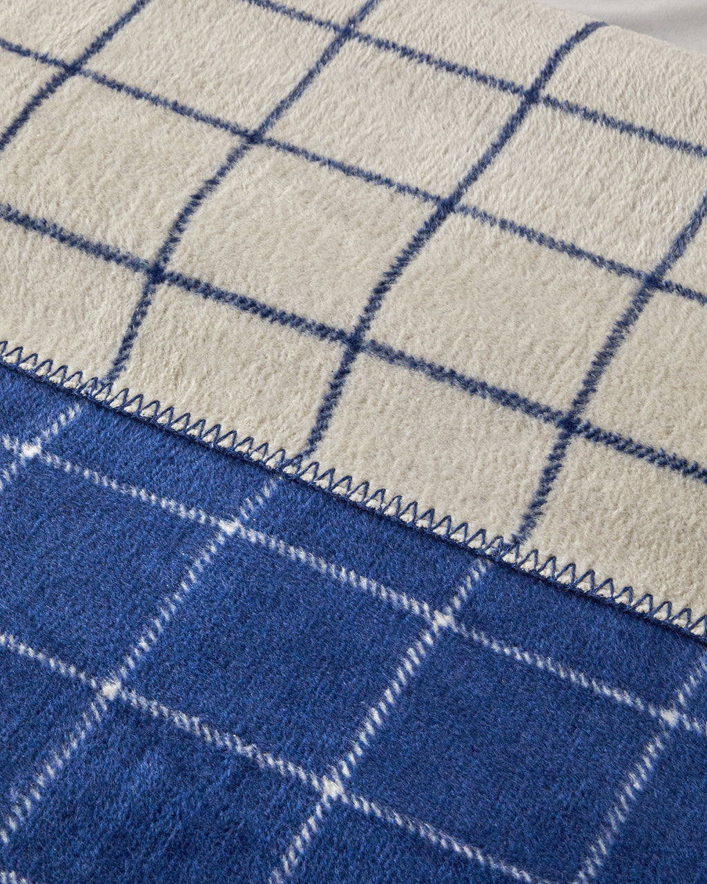 Plain Check Cotton Double Size Blanket 200x220 cm Navy Blue - Cream (view 3)