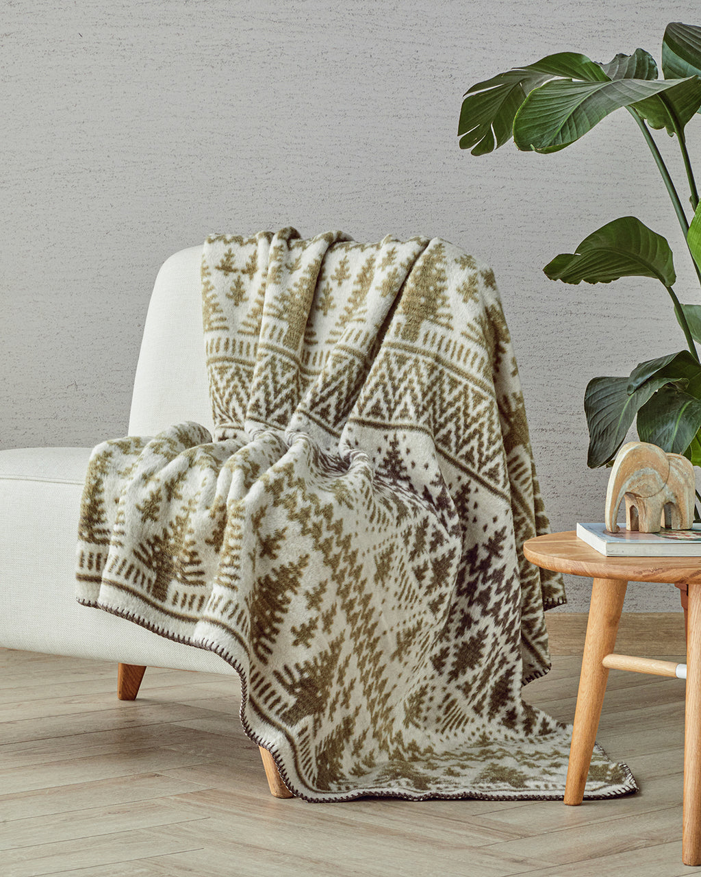 Noble Pine Acrylic TV Blanket 130x170 cm Green (view 2)