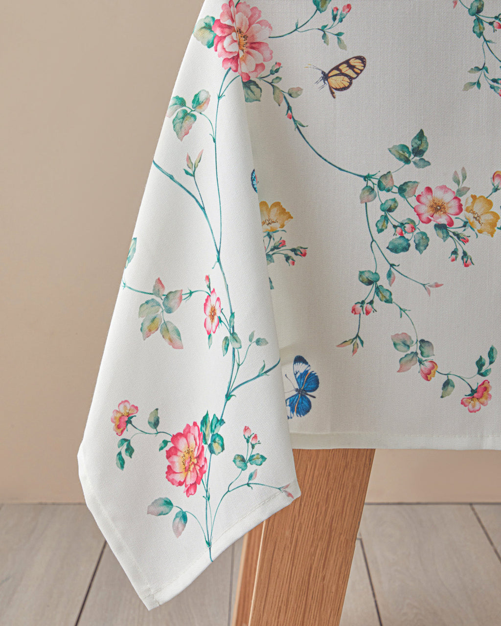 Botanical Polyester Table Cloth 145x200 cm Cream - Pink (view 3)