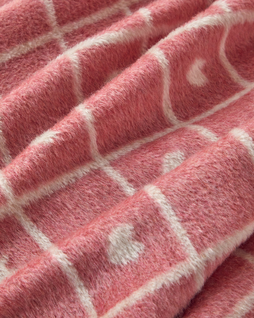 Sweet Hearts Acrylic TV Blanket 130x170 cm Pink (view 3)