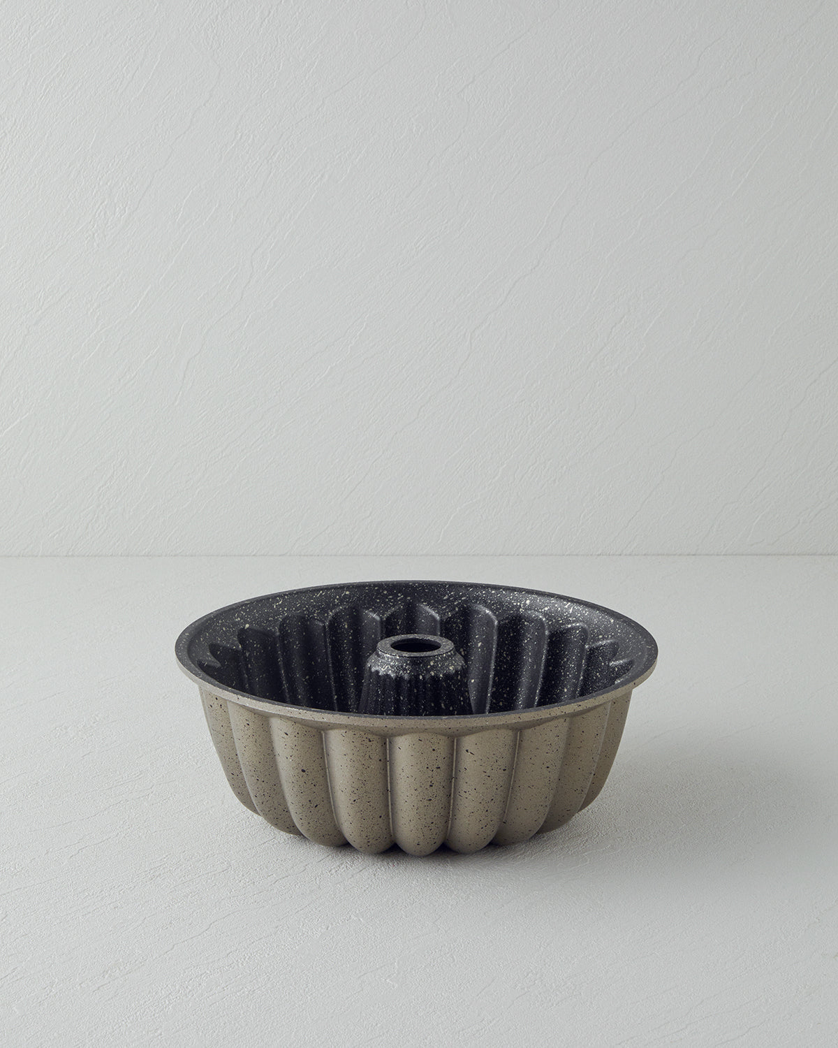 Cast Aluminum Cake Mold 25 cm Gold-Silver