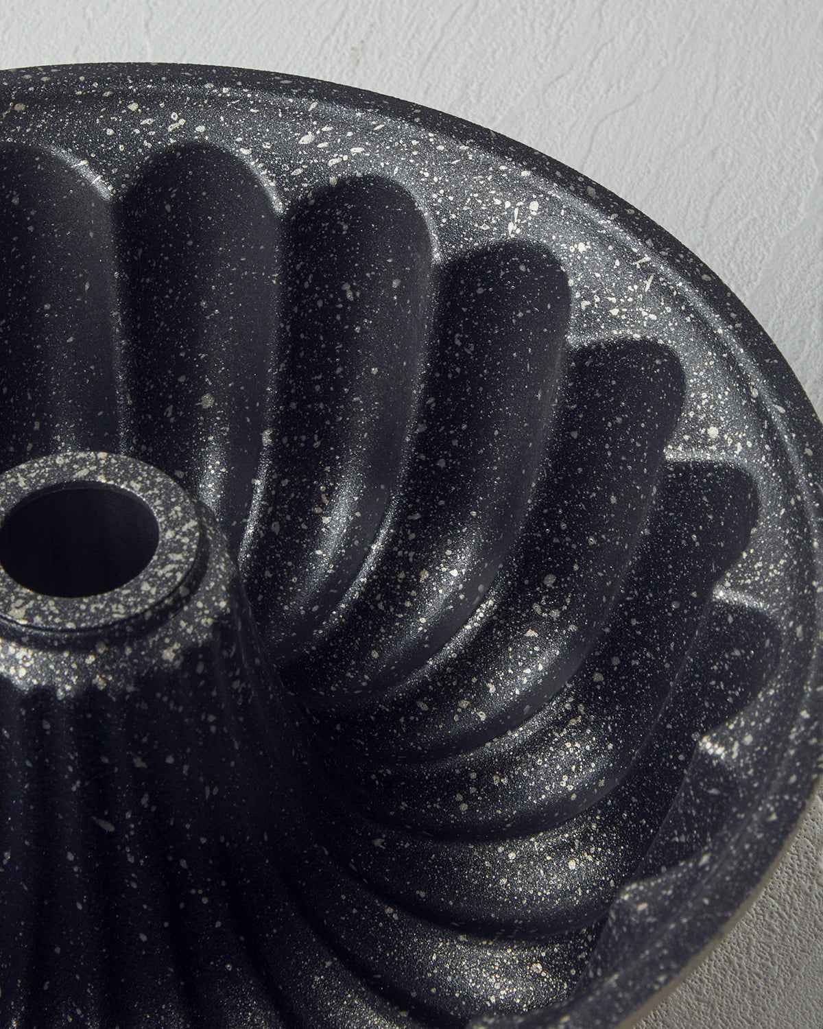 Cast Aluminum Cake Mold 25 cm Gold-Silver (view 3)