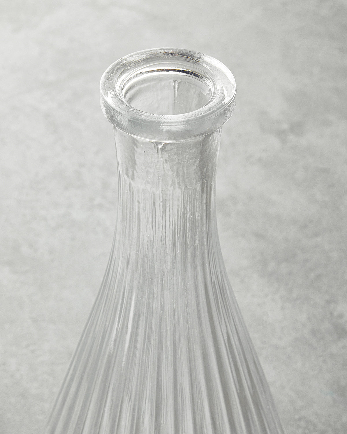 Serene Glass Decanter 1150 ml Transparent (view 3)