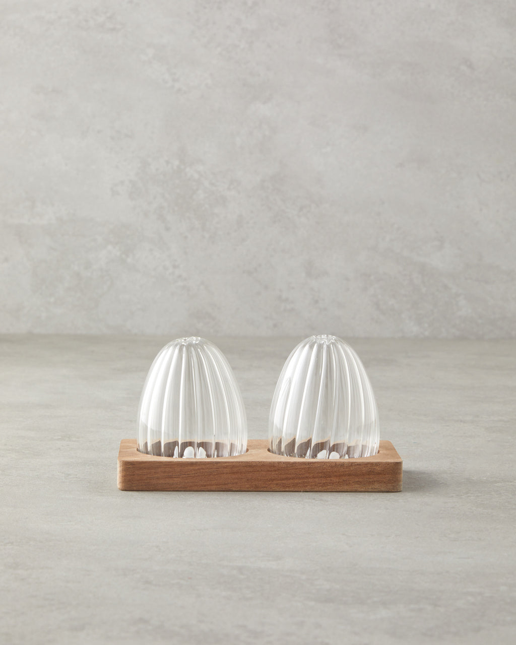 Octavia Borosilicate-Acacia 2 pcs Salt and Pepper Shaker 6x8 cm Transparent