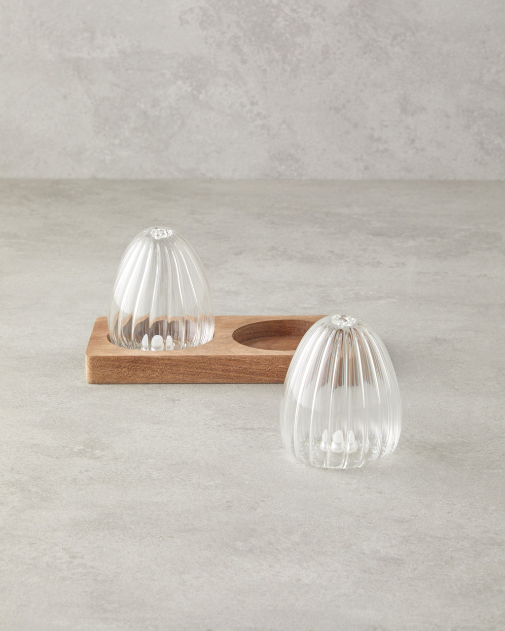Octavia Borosilicate-Acacia 2 pcs Salt and Pepper Shaker 6x8 cm Transparent (view 2)