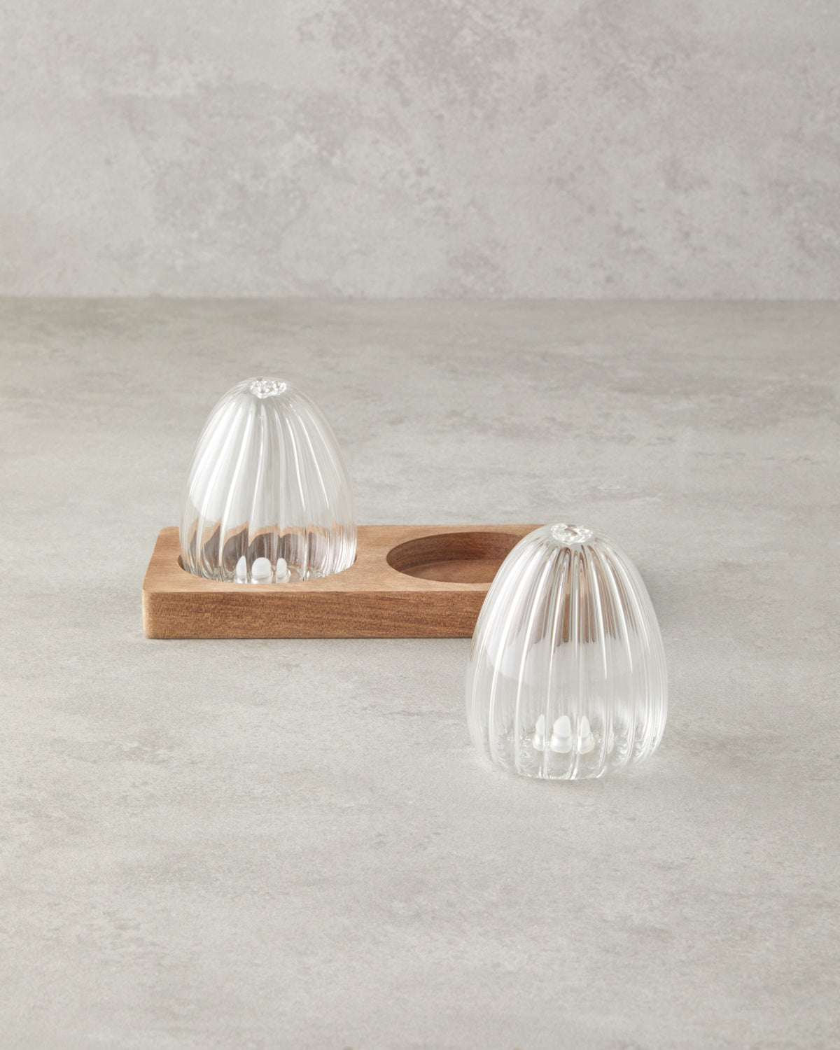 Octavia Borosilicate-Acacia 2 pcs Salt and Pepper Shaker 6x8 cm Transparent (view 2)